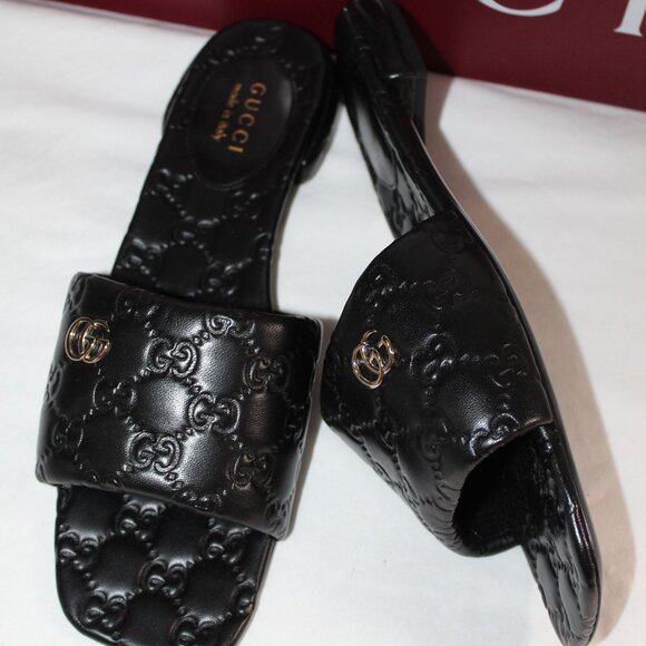 NWB Gucci GG Embossed Matelassé Slides Slip Ons Black Sandals Leather 40 816330 - Picture 7 of 7